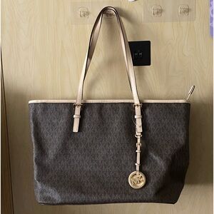 Michael Kors Large Jet Set Travel Tote in excellent condition.